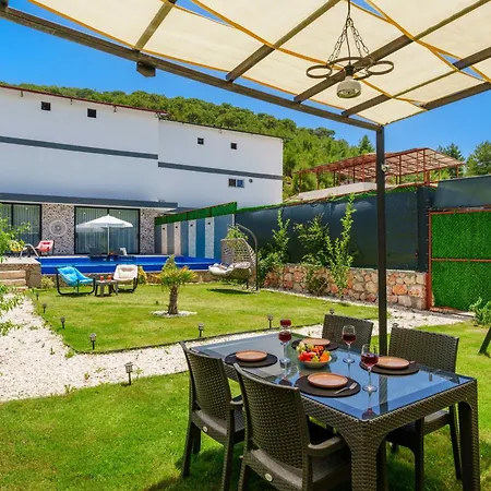 Porthos Villa